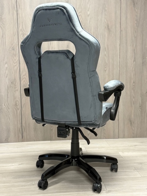 Fotel obrotowy do biurka TITAN GREY ALCANTARA PRO Fotel obrotowy do biurka TITAN GREY ALCANTARA PRO