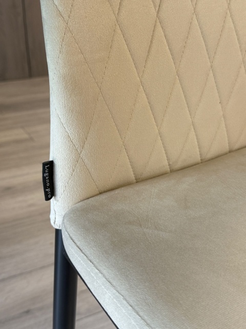 Krzesło tapicerowane VALVA CARO VELVET BEIGE Krzesło tapicerowane VALVA CARO VELVET BEIGE