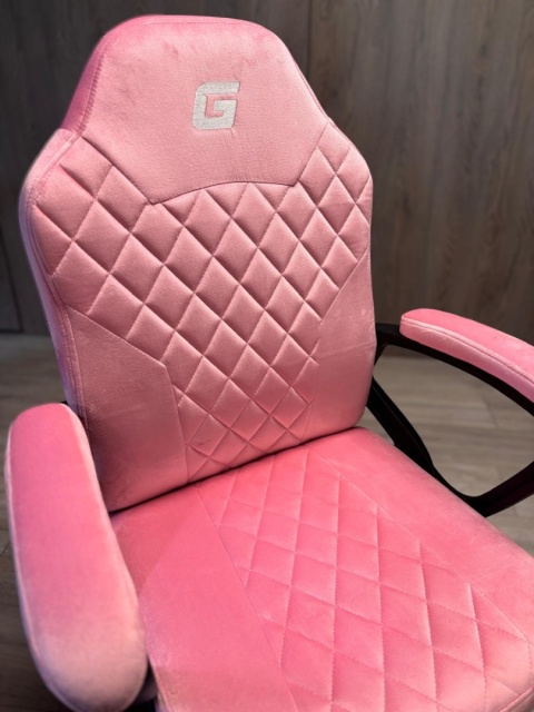 Fotel obrotowy do biurka MARIO ALCANTARA CARO PINK Fotel obrotowy do biurka MARIO ALCANTARA CARO PINK
