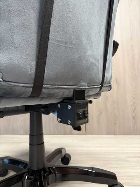 Fotel obrotowy do biurka TITAN GREY ALCANTARA PRO OUTLET Fotel obrotowy do biurka TITAN GREY ALCANTARA PRO OUTLET