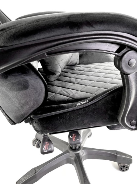 Fotel obrotowy gamingowy XL POKER PRO BLACK ALCANTARA OUTLET Fotel obrotowy gamingowy XL POKER PRO BLACK ALCANTARA OUTLET