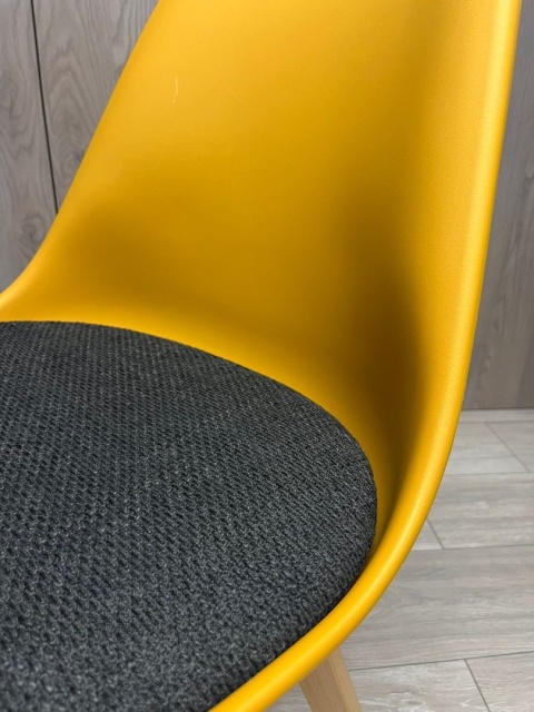 Krzesło skandynawskie MONZA HONEY BLACK FABRIC V Krzesło skandynawskie MONZA HONEY BLACK FABRIC V