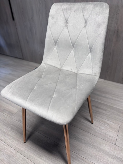 Krzesło tapicerowane BORGO VELVET LIGHT GREY ROSE GOLD Krzesło tapicerowane BORGO VELVET LIGHT GREY ROSE GOLD