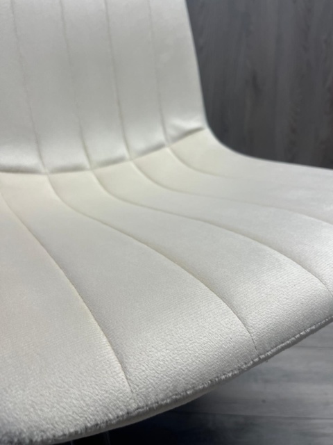 Krzesło tapicerowane AURORA VELVET BEIGE