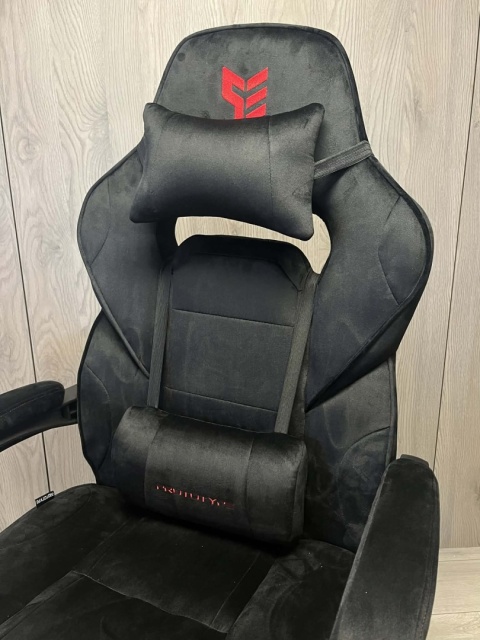 Fotel obrotowy do biurka TITAN BLACK ALCANTARA BASIC