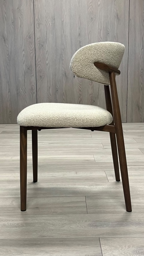 Krzesło tapicerowane LUCCA BOUCLE BEIGE WALNUT WOOD