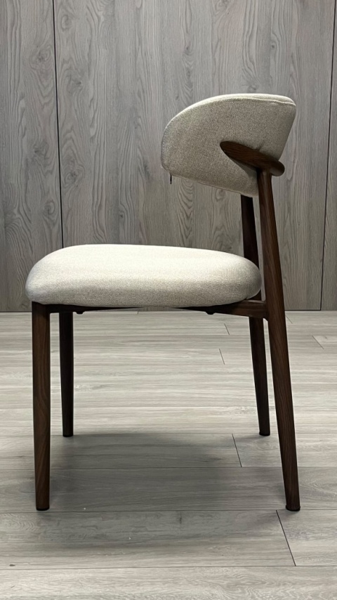 Krzesło tapicerowane LUCCA GREY FABRIC WALNUT WOOD