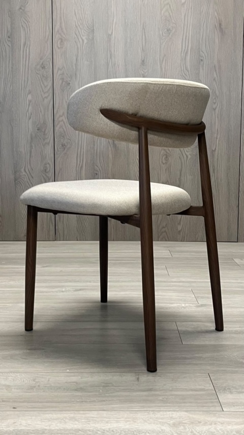 Krzesło tapicerowane LUCCA GREY FABRIC WALNUT WOOD