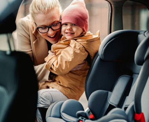 Fotelik samochodowy ISOFIX 360 FORZA RED 0-36 kg uniwersalny Fotelik samochodowy ISOFIX 360 FORZA RED 0-36 kg uniwersalny